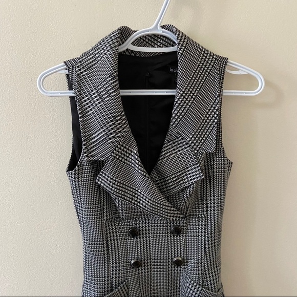 Sleeveless Plaid Dress - Picture 3 of 4